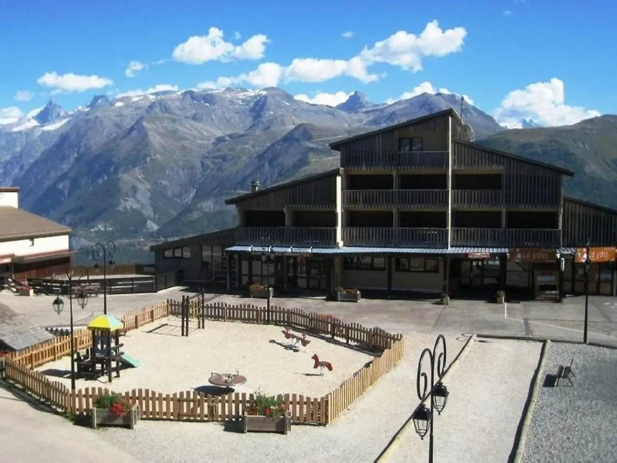 Studio Cabine Au Pied Des Pistes Avec Balcon Et Parking Gratuit, Proche Commerces - Auris En Oisans - Fr-1-297-69 0*,  France